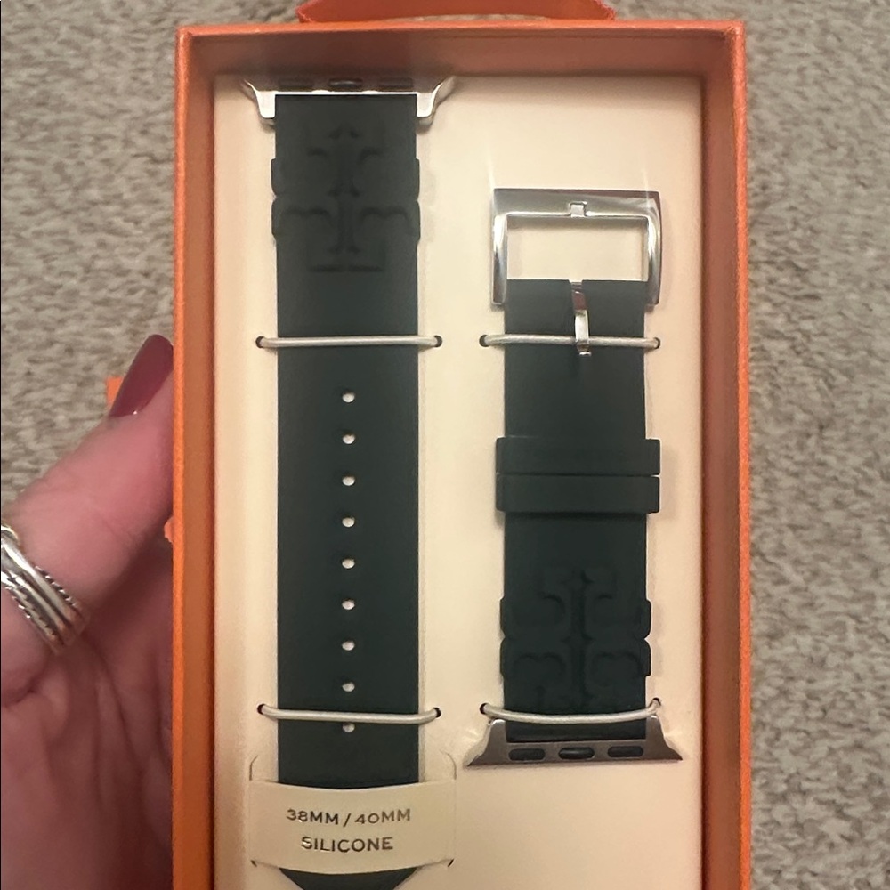 NWT Tory Burch Silicone Apple Watch Band - Green, 38mm/40mm - Picture 4 of 4